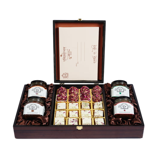 Wedding Box with 4 Jars